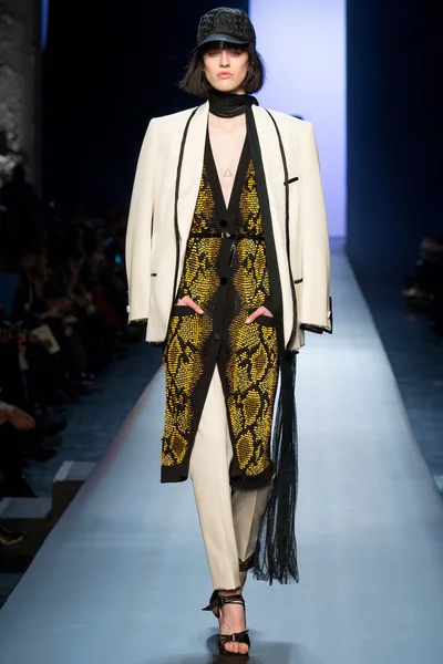 Look 13